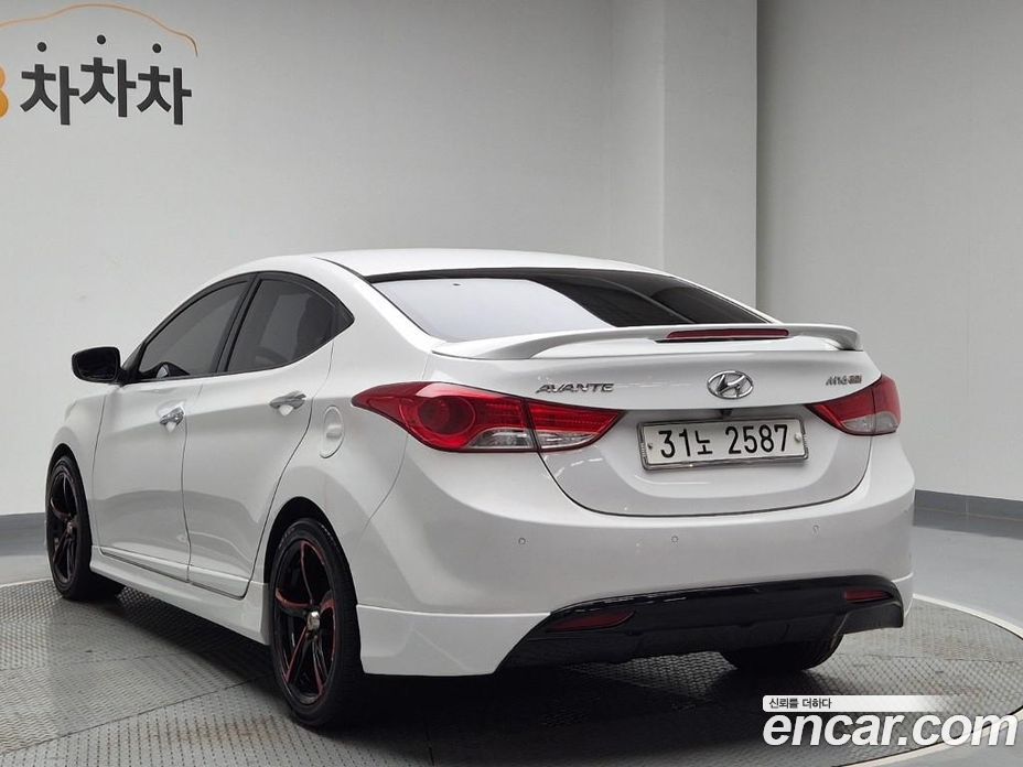Hyundai Avante (MD) фото 4