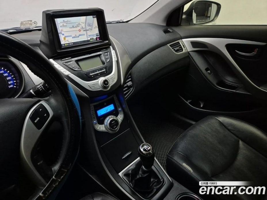 Hyundai Avante (MD) фото 11