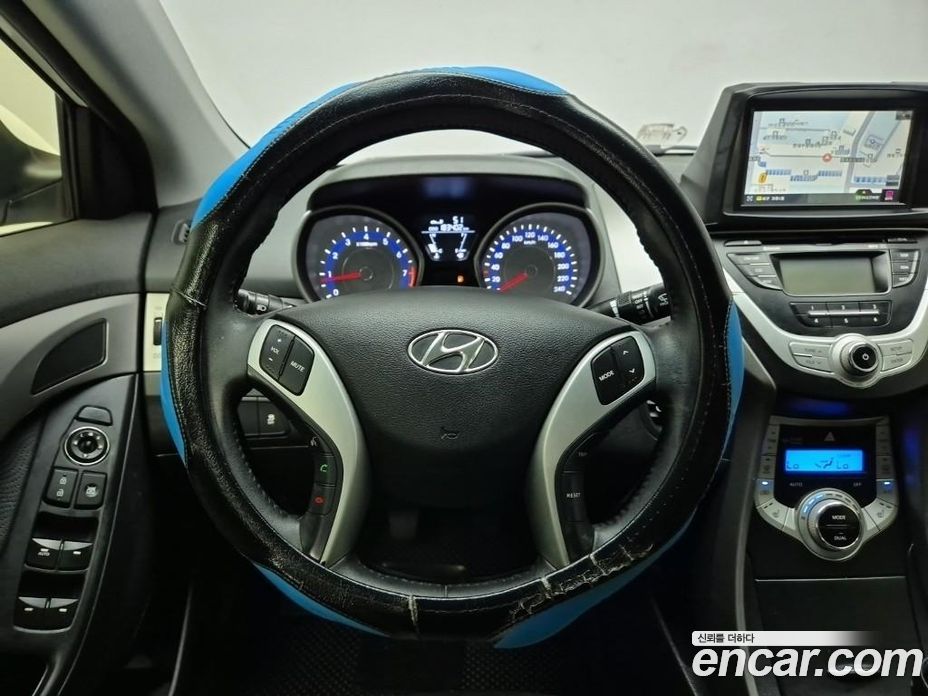 Hyundai Avante (MD) фото 12