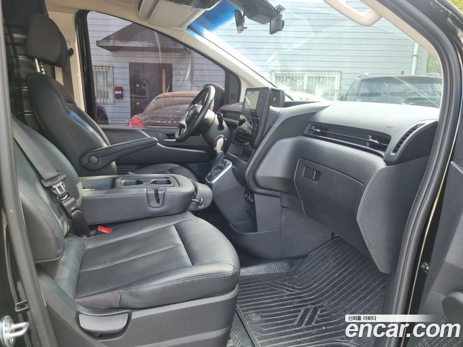 Hyundai Staria фото 13