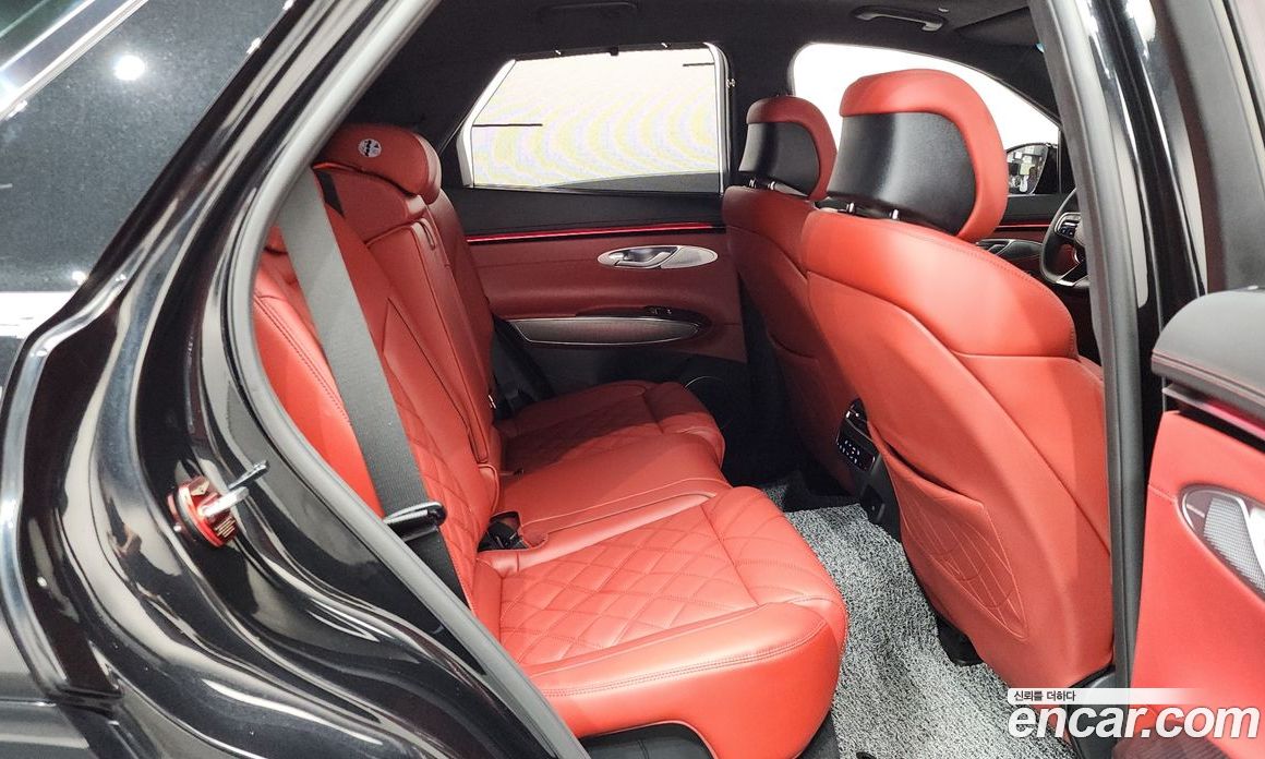 Genesis GV70 фото 11
