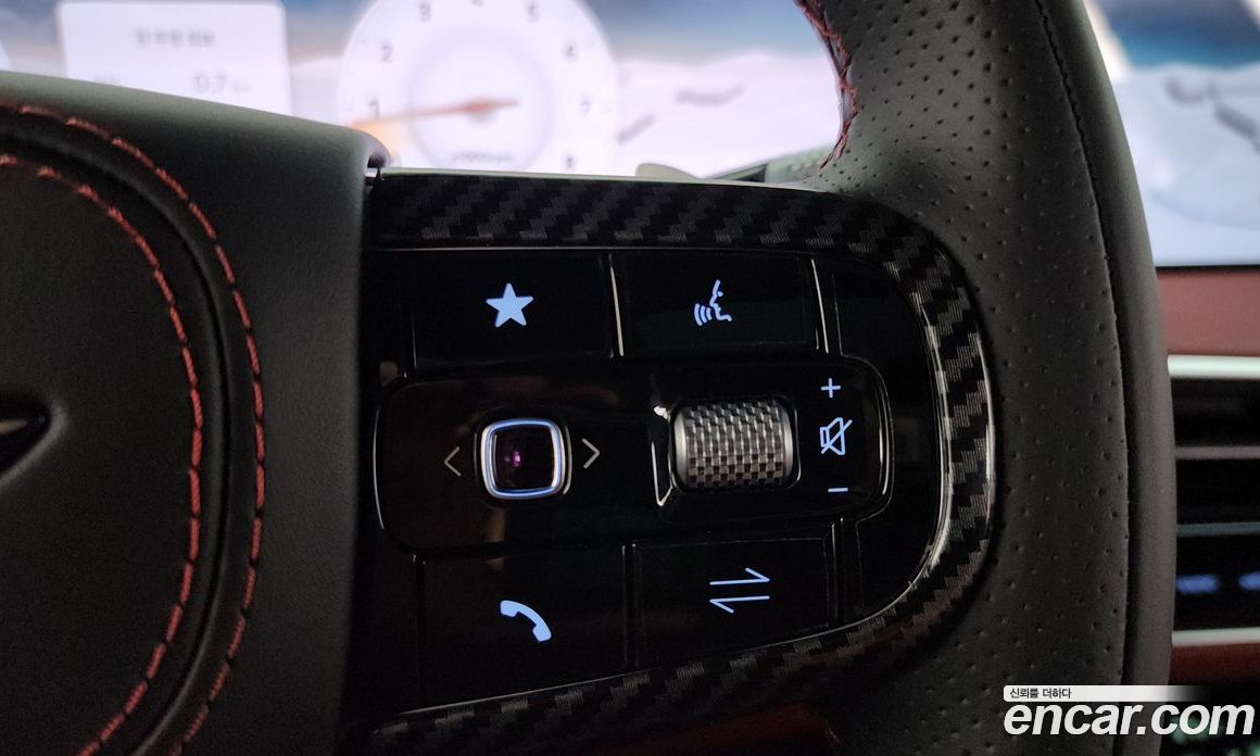 Genesis GV70 фото 15