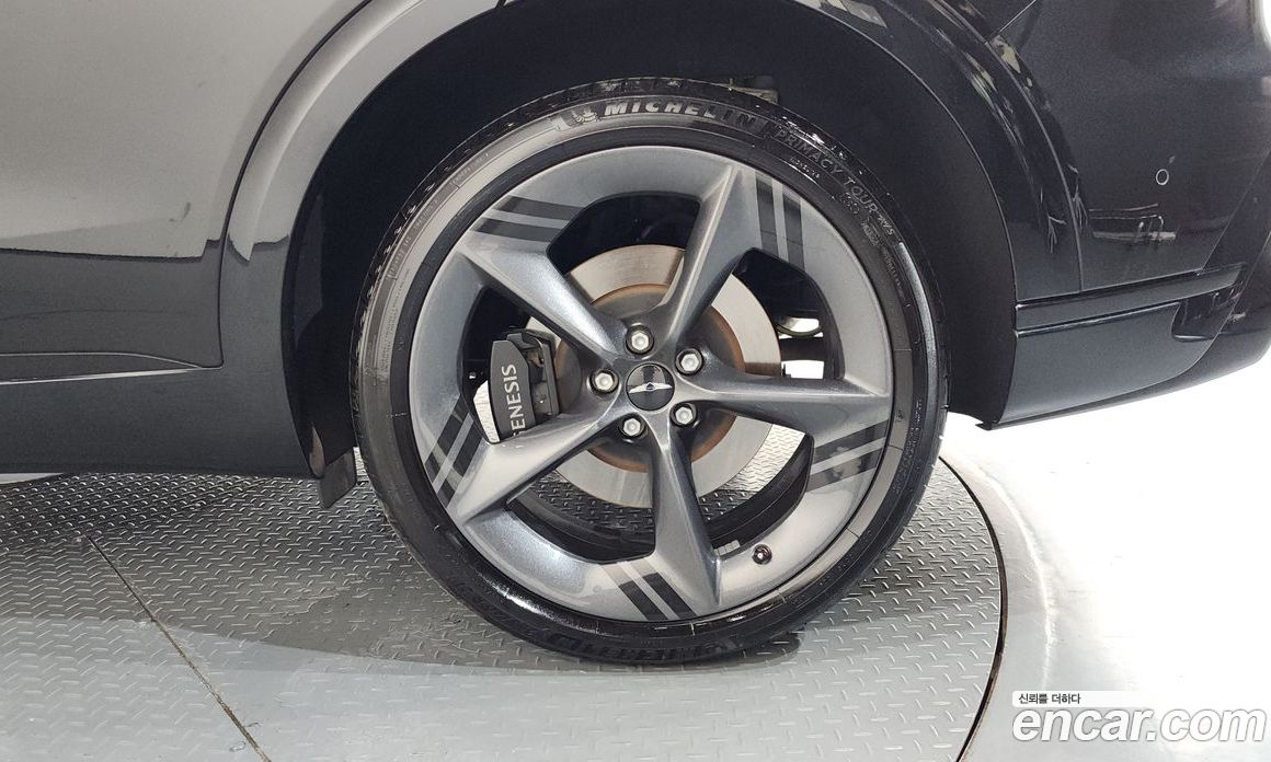 Genesis GV70 фото 21