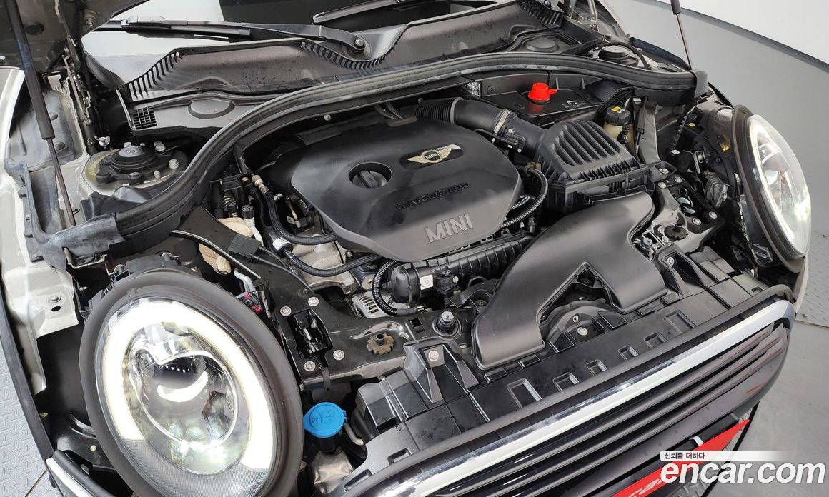 Mini Cooper Clubman фото 6