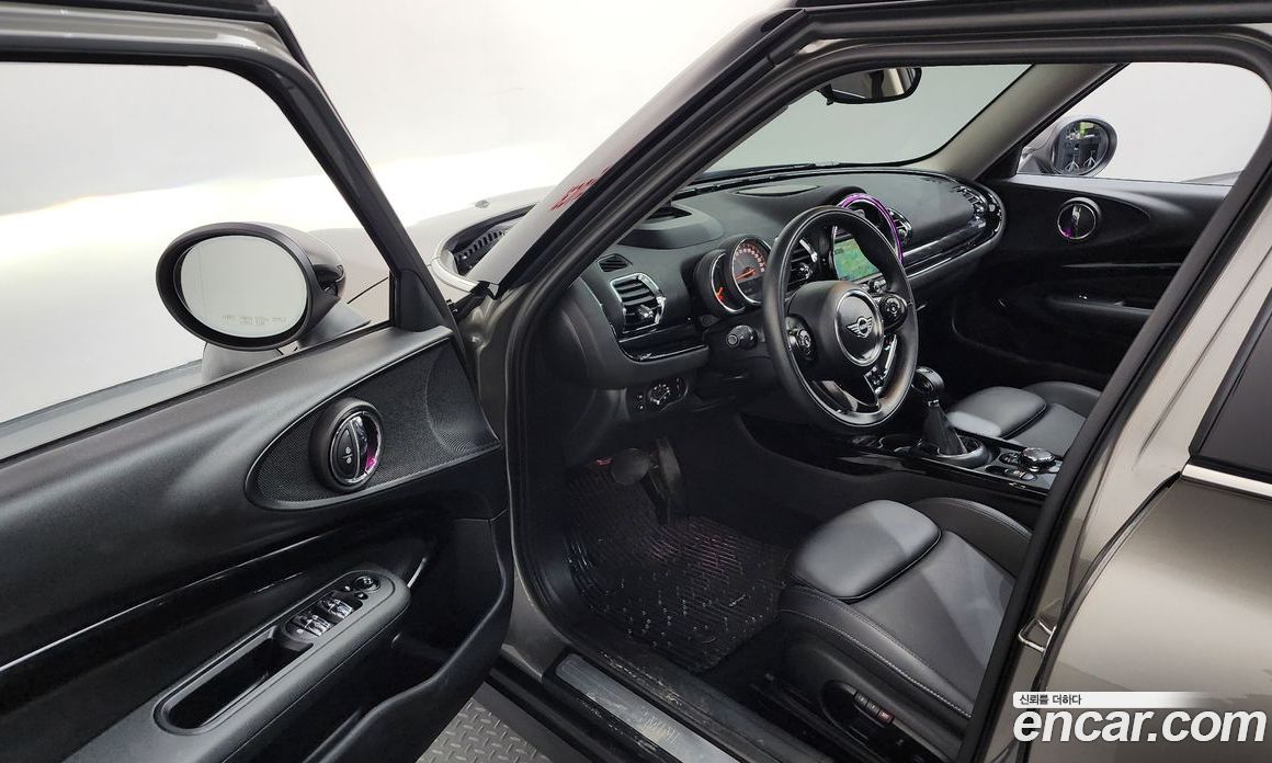 Mini Cooper Clubman фото 10