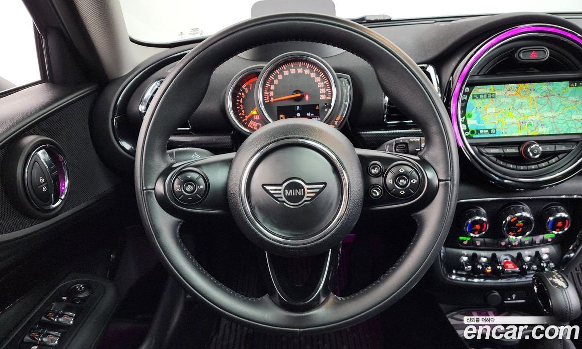 Mini Cooper Clubman фото 12