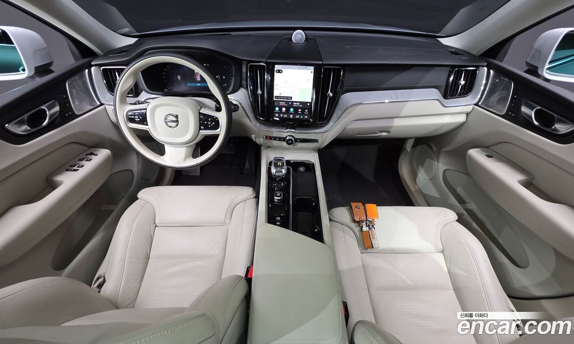 Volvo XC60 2nd Gen фото 7