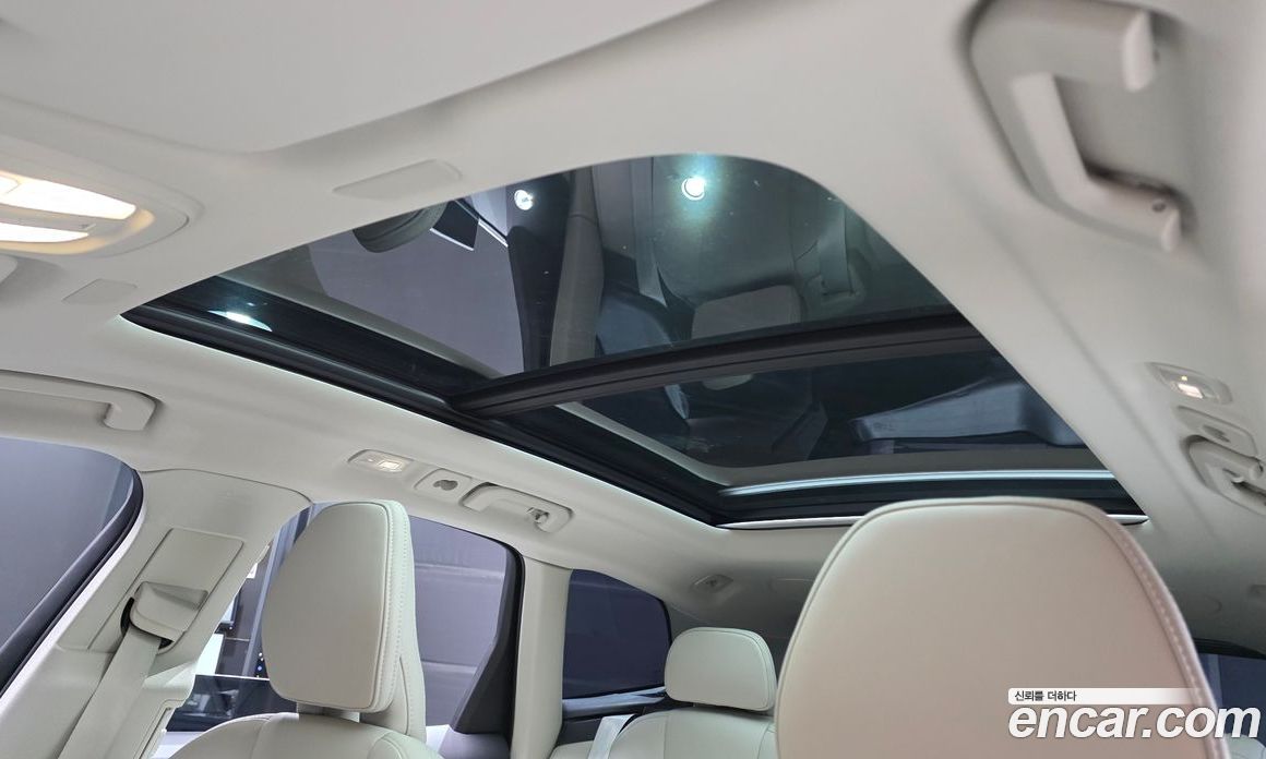 Volvo XC60 2nd Gen фото 18