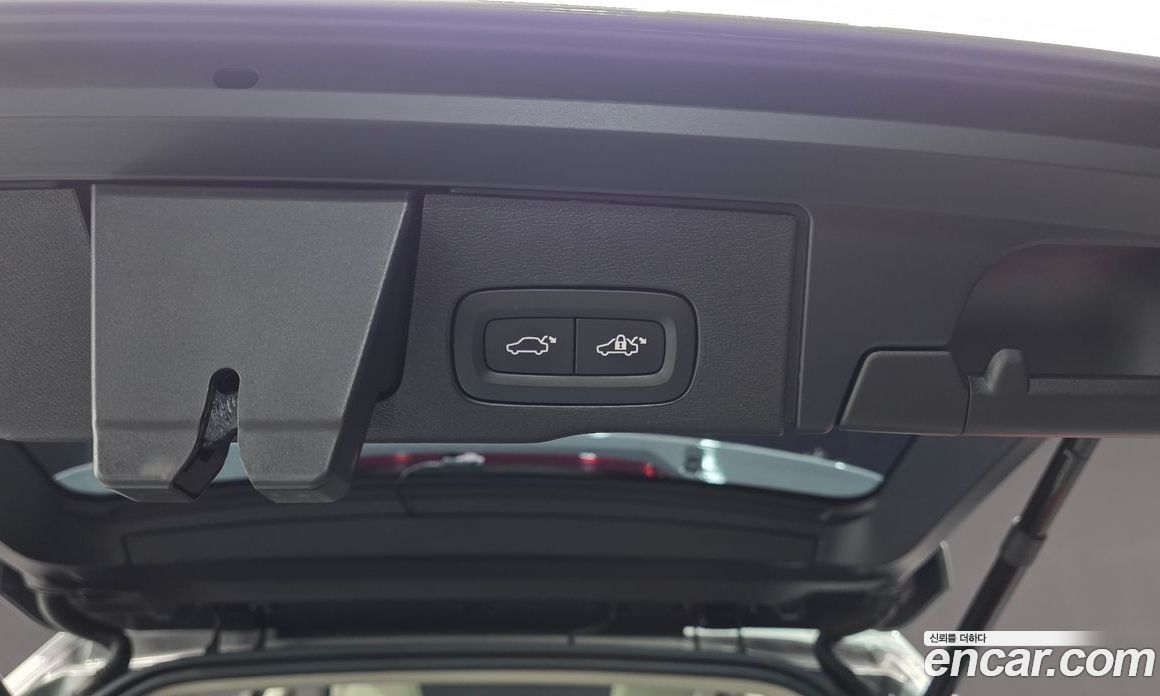 Volvo XC60 2nd Gen фото 19
