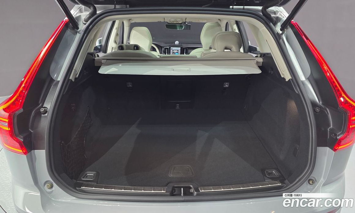 Volvo XC60 2nd Gen фото 20