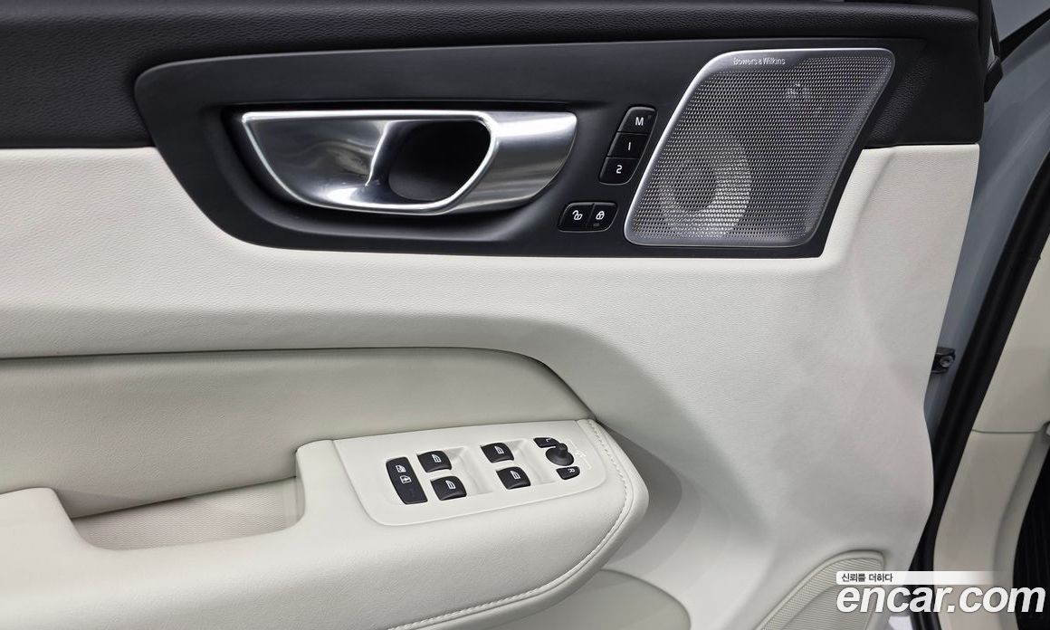 Volvo XC60 2nd Gen фото 27