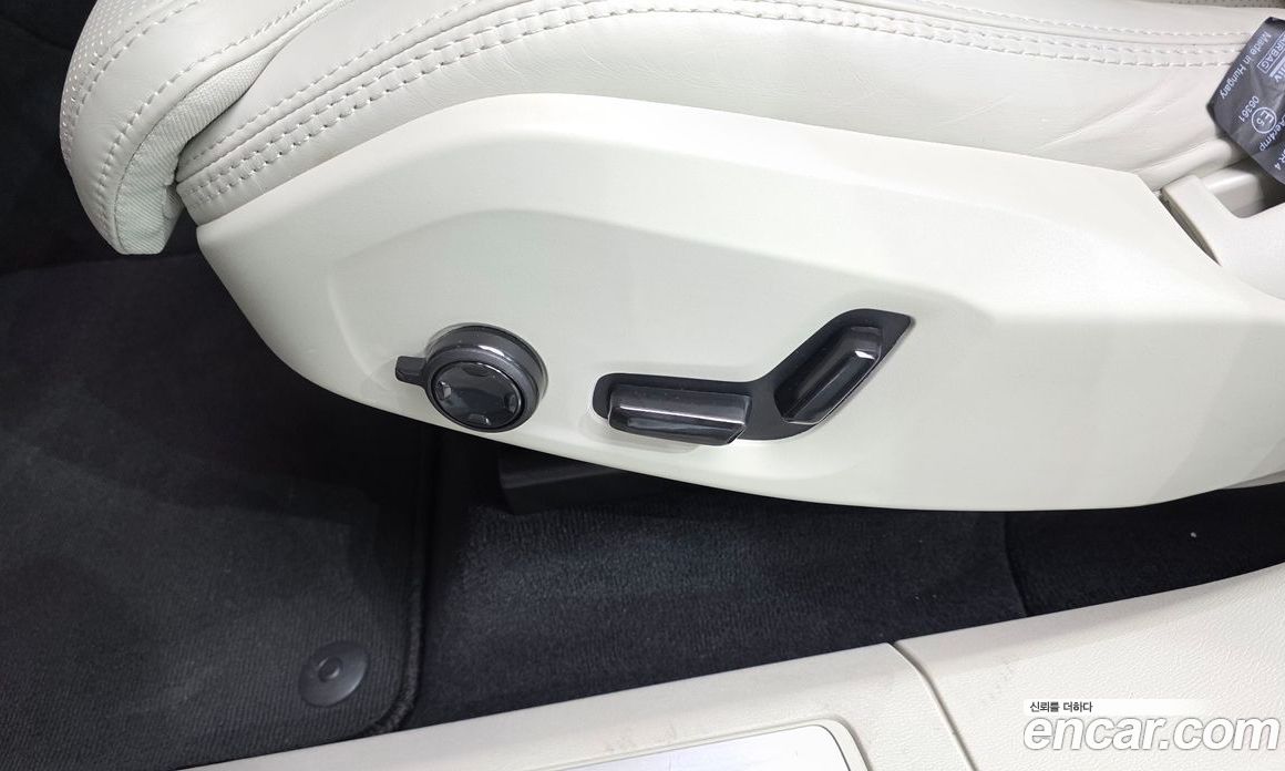 Volvo XC60 2nd Gen фото 34