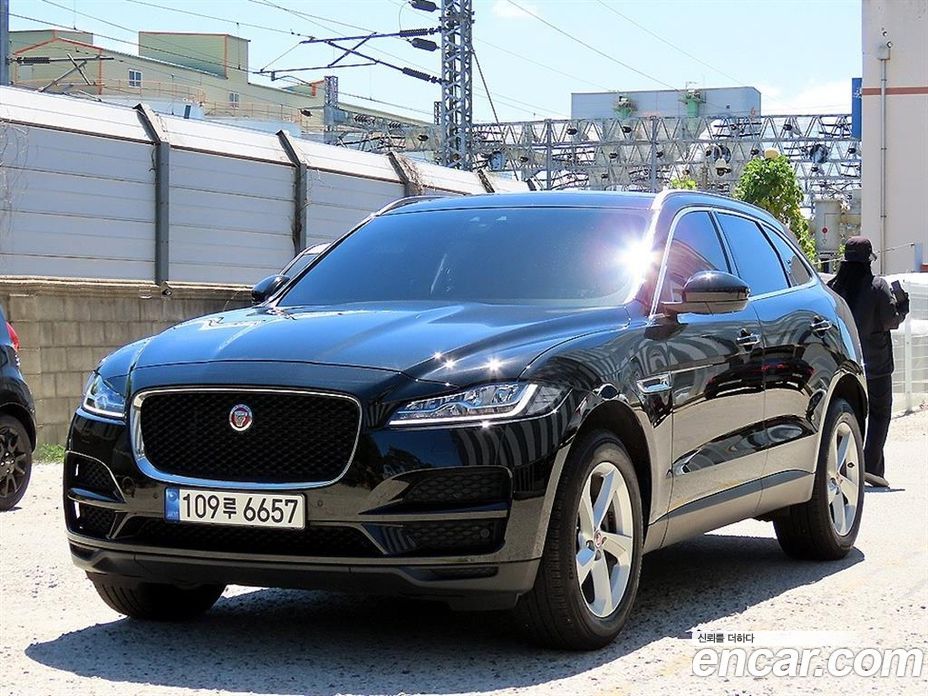 Jaguar F-PACE фото 2