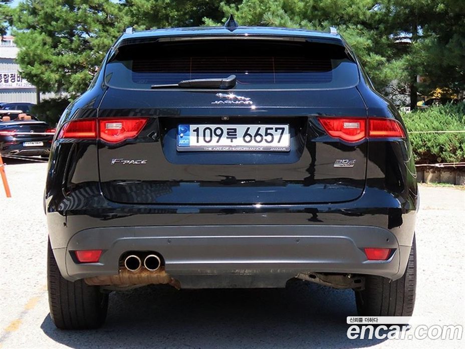 Jaguar F-PACE фото 4