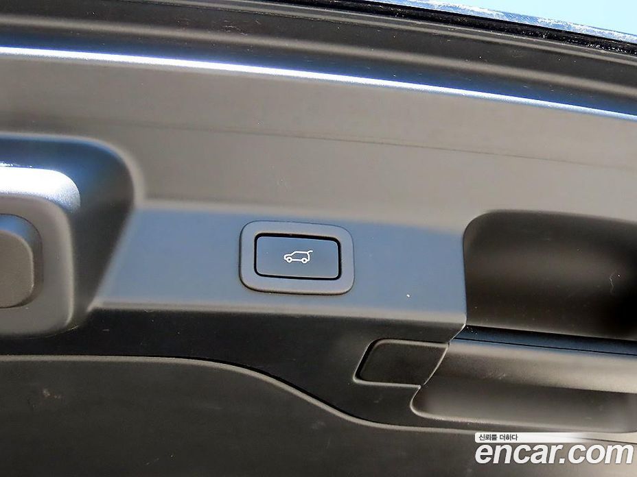 Jaguar F-PACE фото 16