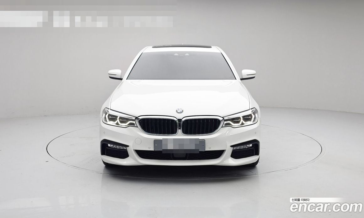 BMW 5-Series (G30) фото 3