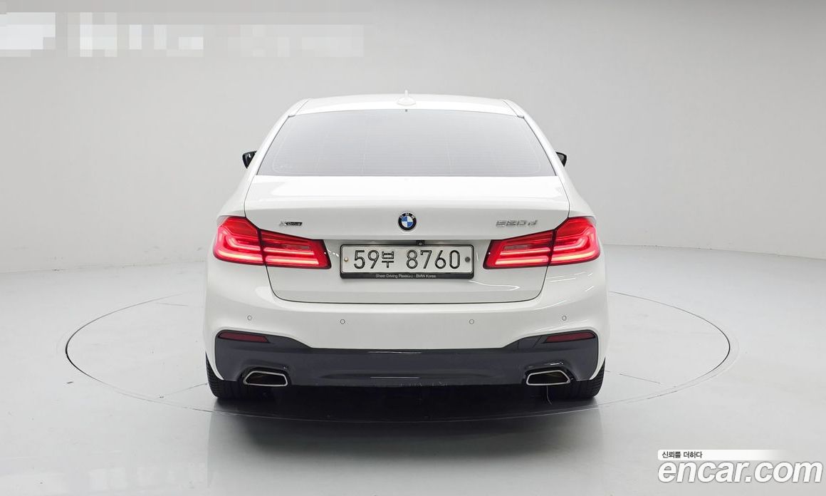 BMW 5-Series (G30) фото 4