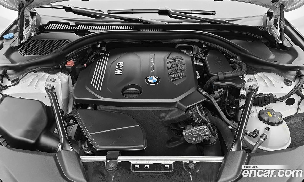 BMW 5-Series (G30) фото 6