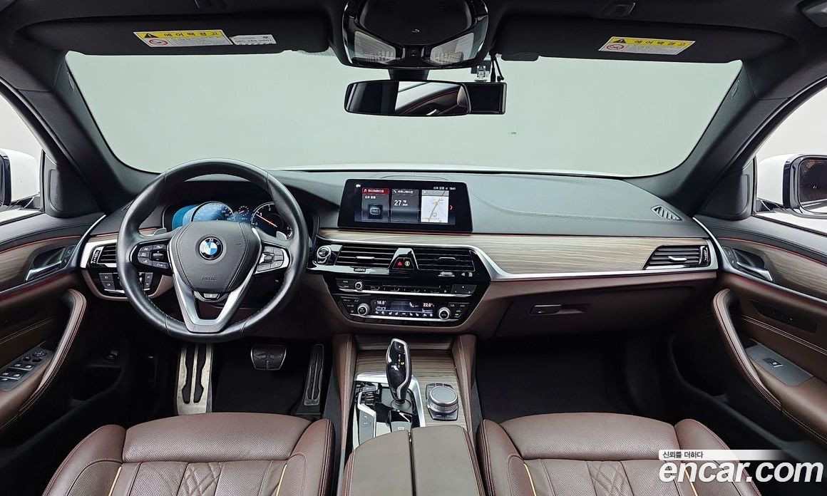 BMW 5-Series (G30) фото 7