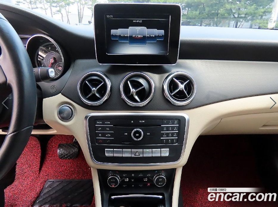 Mercedes-Benz GLA-Class X156 фото 12