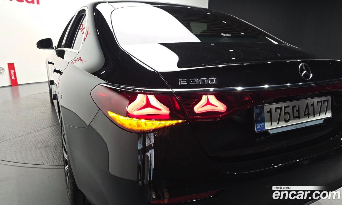 Mercedes-Benz E-Class W214 фото 23