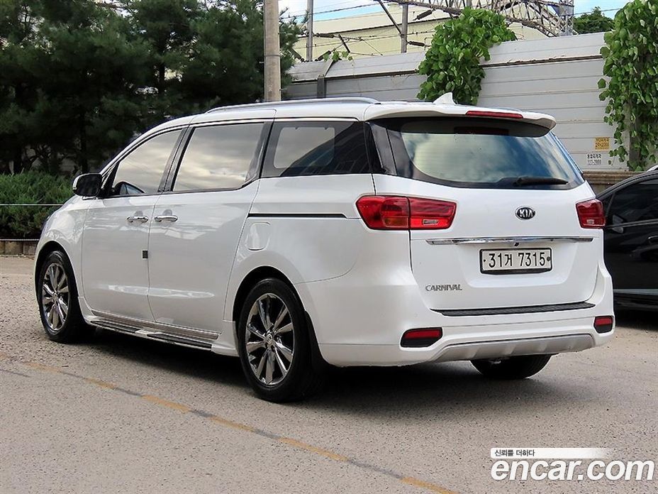 Kia Carnival 3rd Gen Restyling фото 3