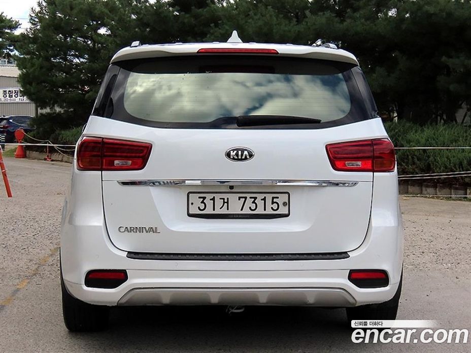 Kia Carnival 3rd Gen Restyling фото 4