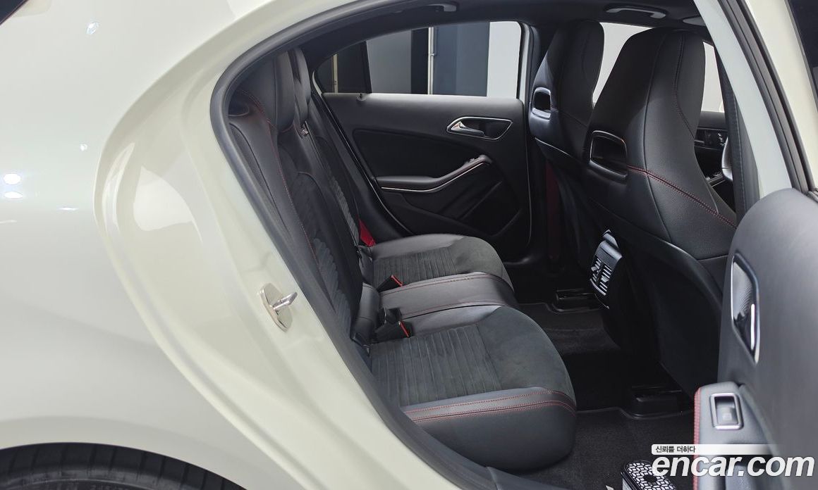 Mercedes-Benz A-Class W176 фото 11