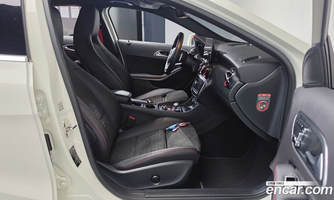 Mercedes-Benz A-Class W176 фото 26