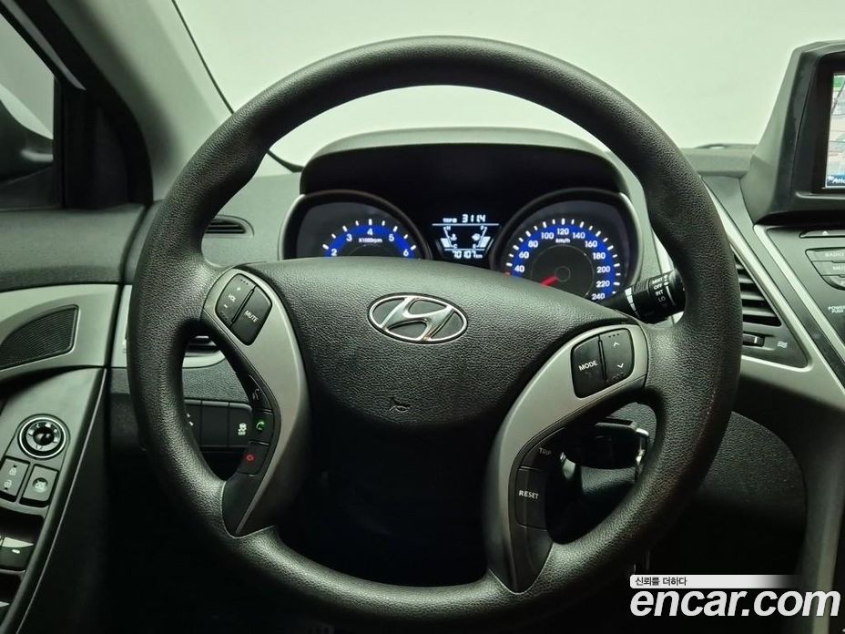 Hyundai The New Avante фото 14