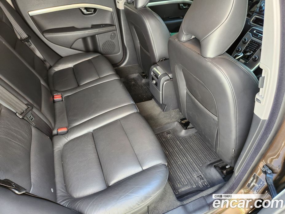 Volvo XC70 фото 10