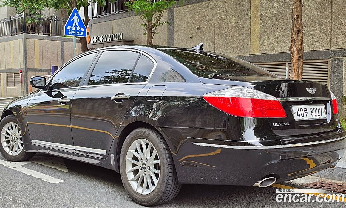 Hyundai Genesis фото 3