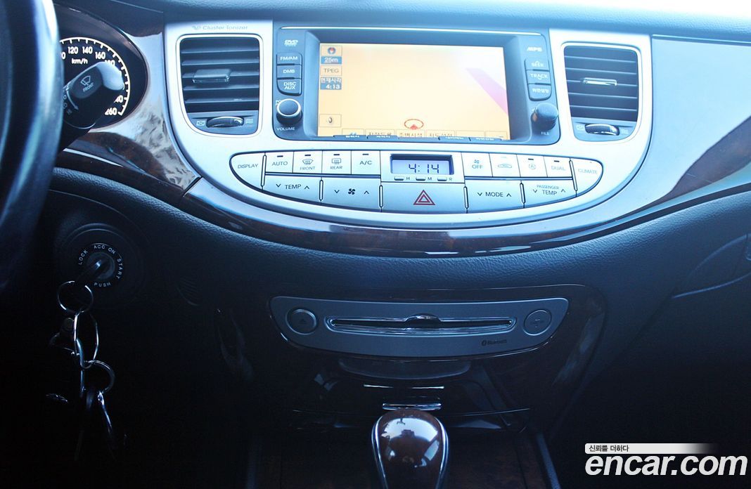 Hyundai Genesis фото 7