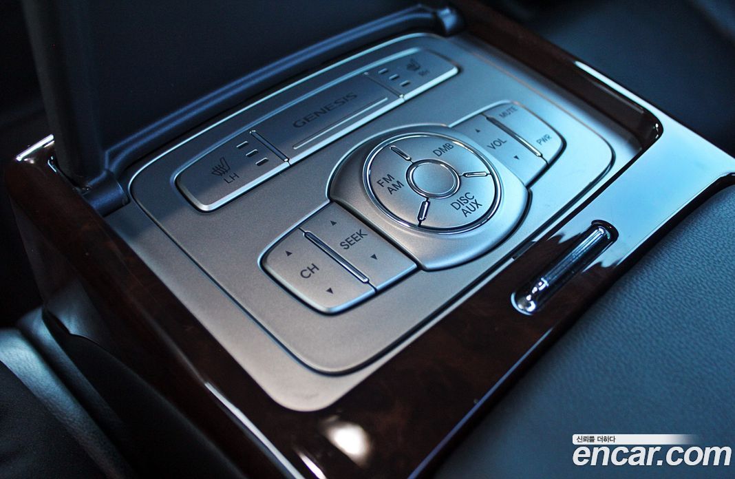 Hyundai Genesis фото 14