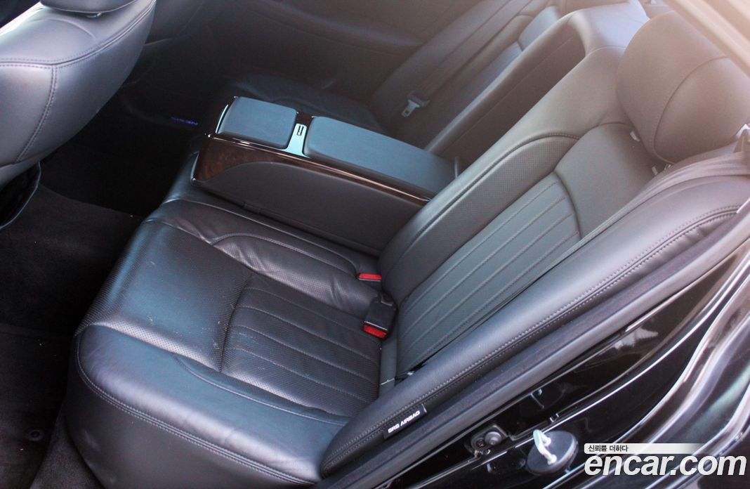 Hyundai Genesis фото 15