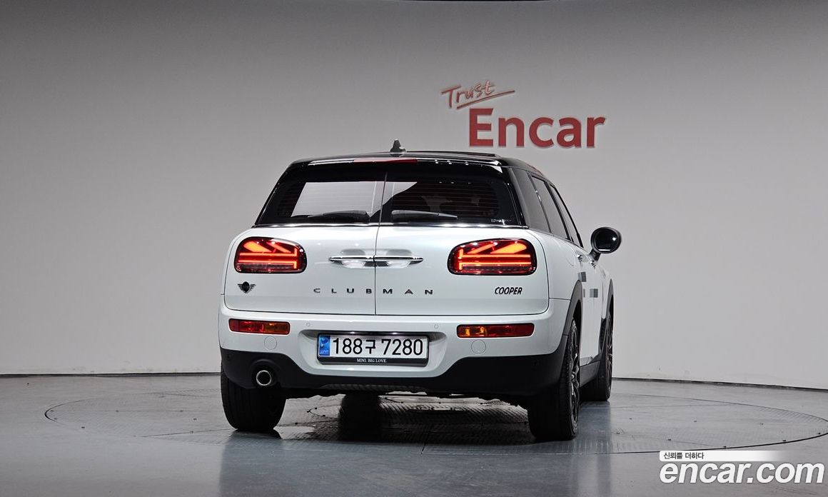 Mini Cooper Clubman фото 3