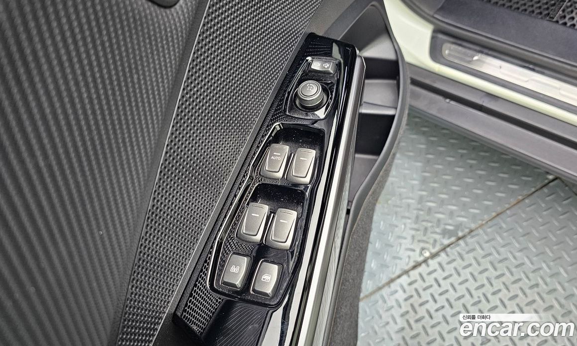 SsangYong (KG Mobility) Tivoli Beli фото 17