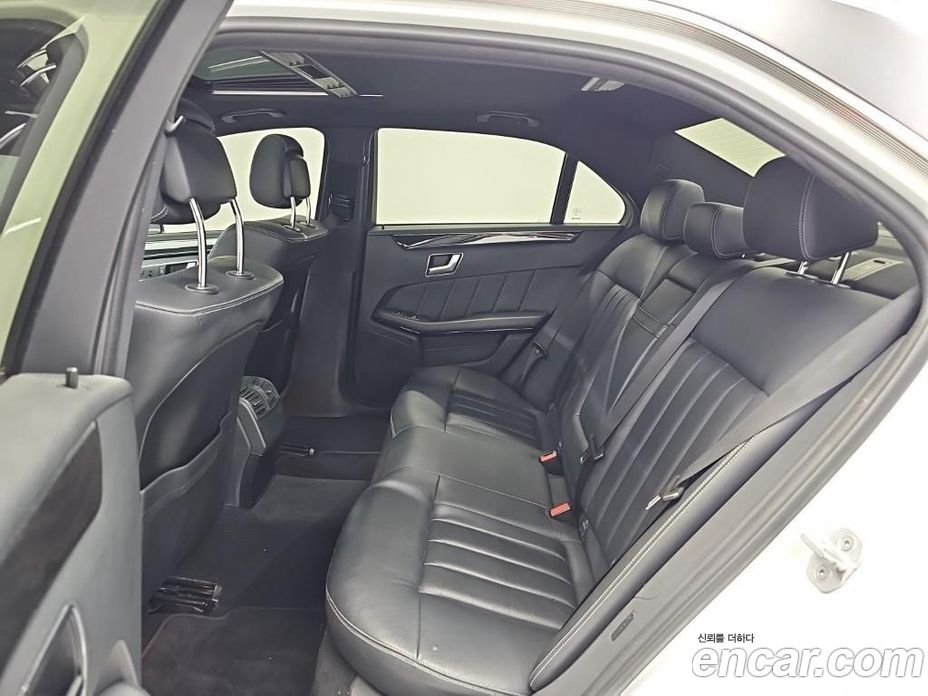 Mercedes-Benz E-Class W212 фото 12