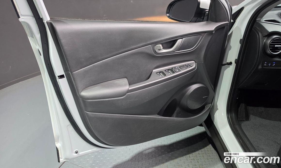 Hyundai Kona фото 24