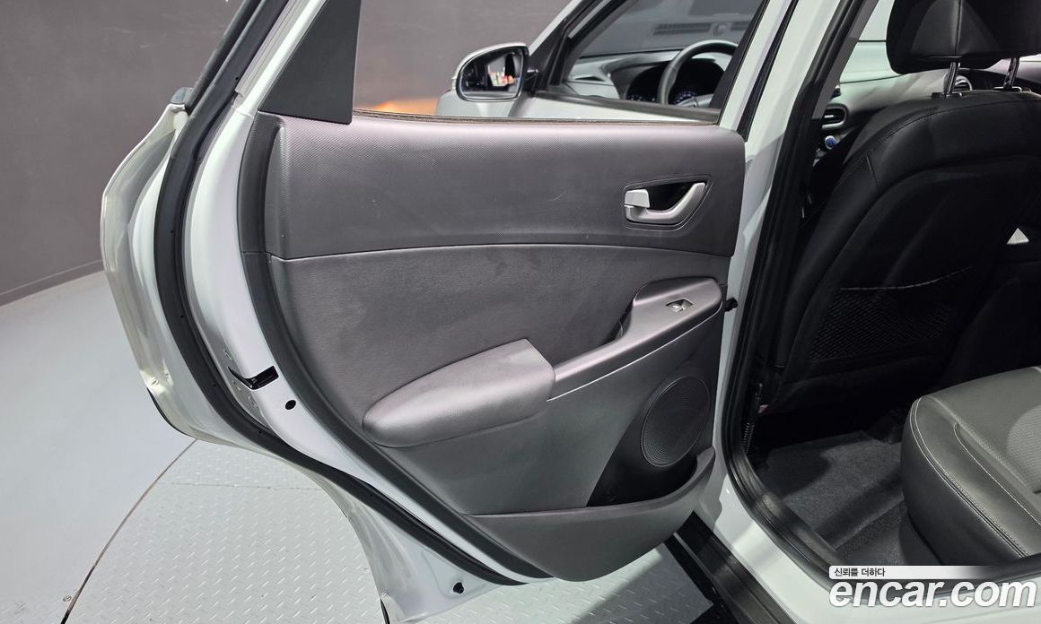 Hyundai Kona фото 25