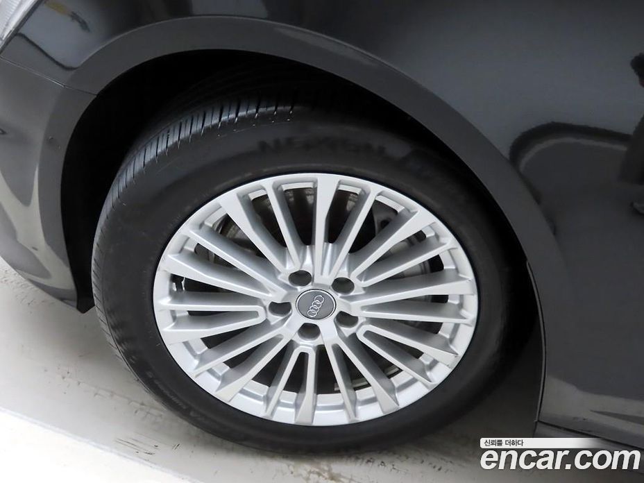 Audi A6 (C8) фото 19