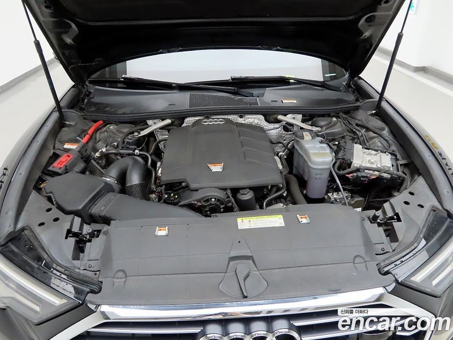 Audi A6 (C8) фото 20
