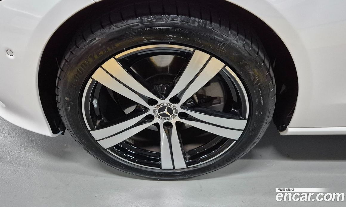 Mercedes-Benz C-Class W206 фото 5