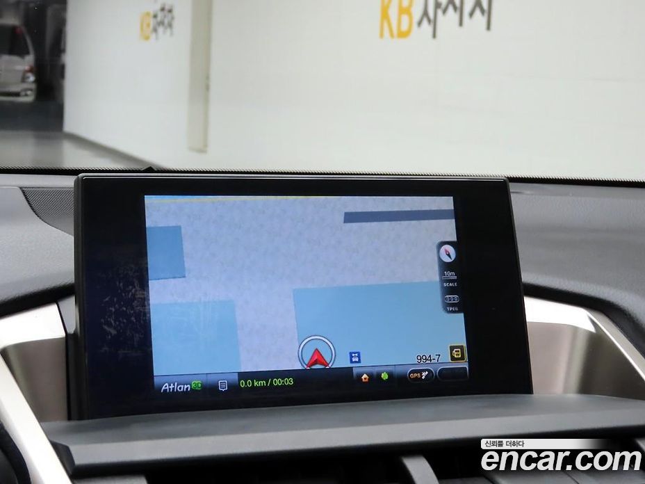 Lexus NX300h фото 8