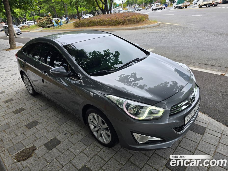 Hyundai i40 Saloon фото 4