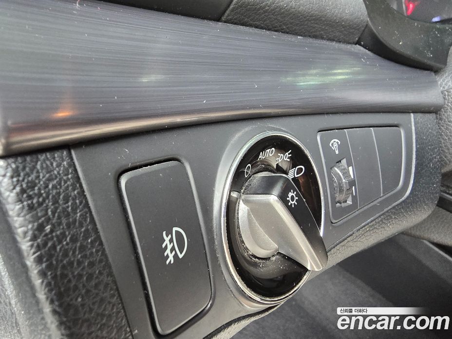 Hyundai i40 Saloon фото 15