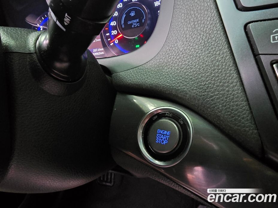 Hyundai i40 Saloon фото 16