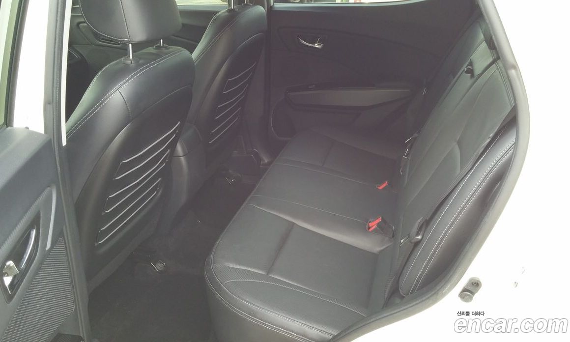 SsangYong (KG Mobility) Tivoli фото 10