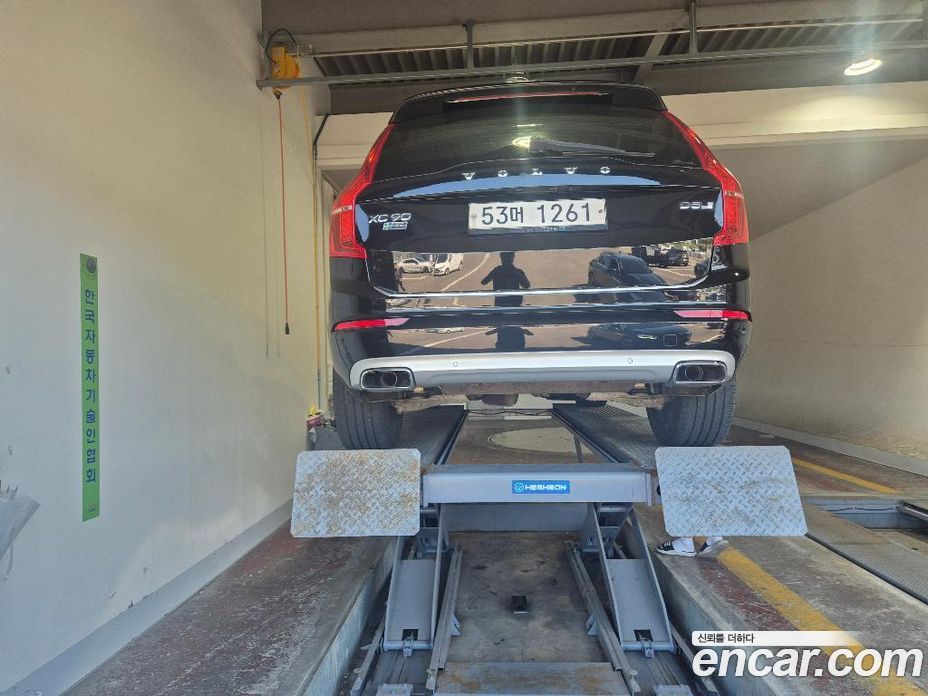 Volvo XC90 2nd Gen фото 2
