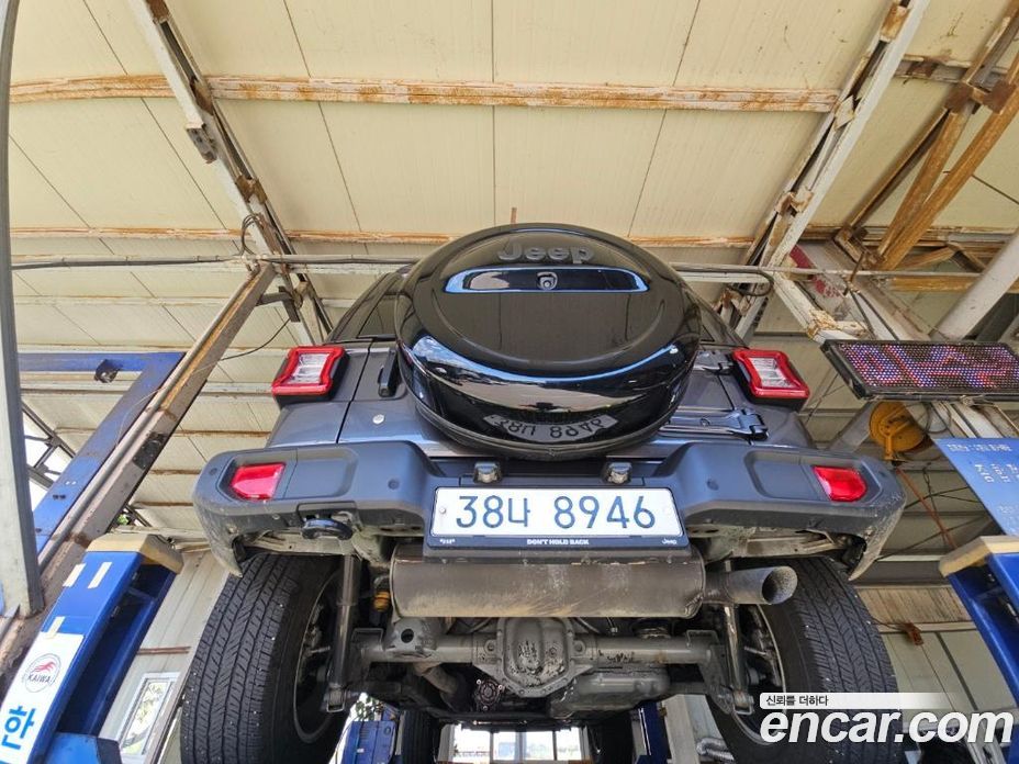Jeep Wrangler (JL) фото 2